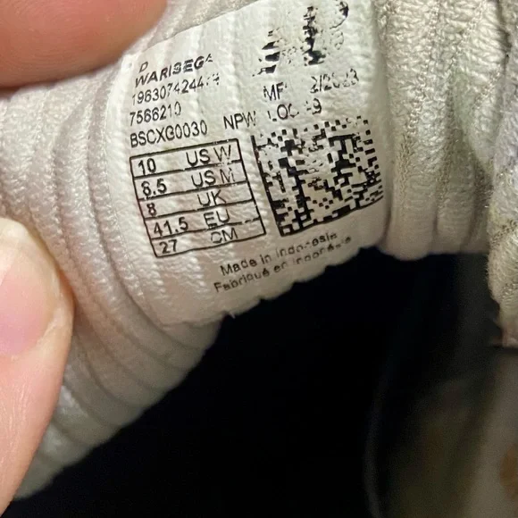 Women’s New Balance Gray Athletic Shoes - Picture 5 of 7